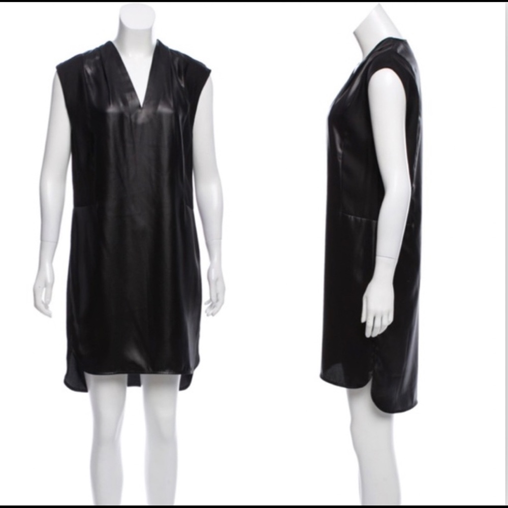 Pre-Owned Sandro Sleeveless V-Neck Dress (Size L)